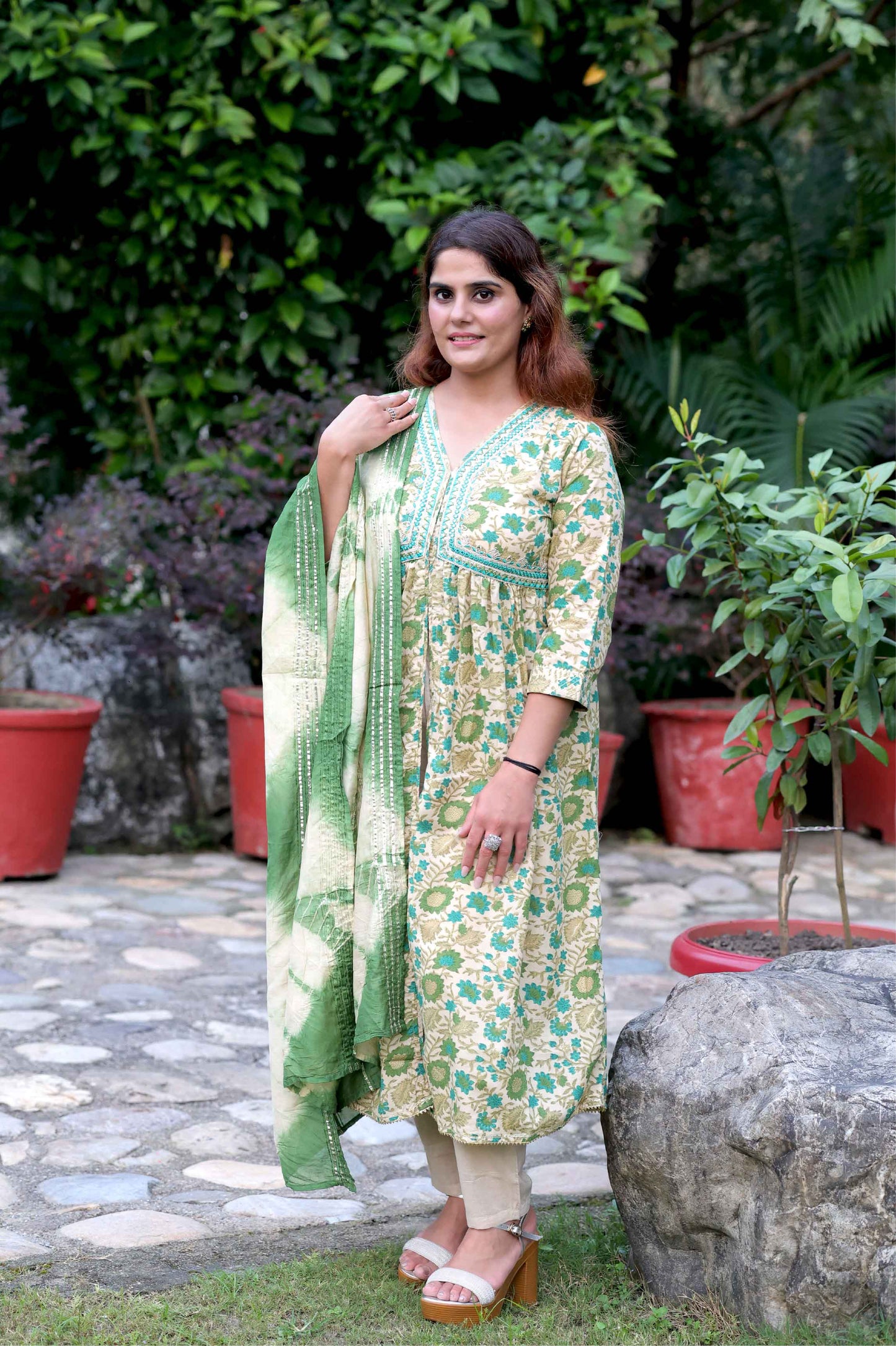Kaaya - Green Floral Kurta Set with Tie-Dye Dupatta