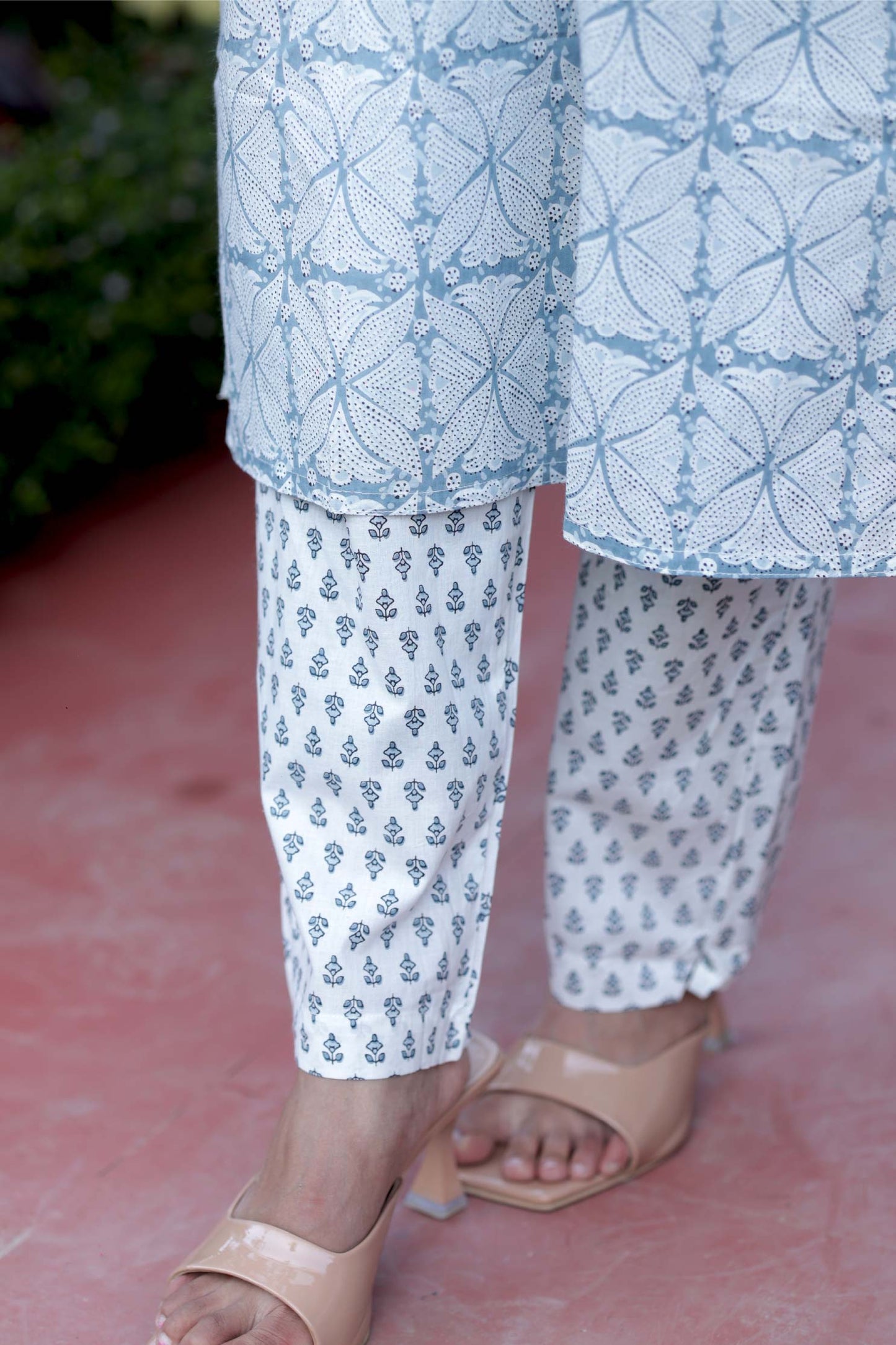 Aarvi Soft Cotton Printed Suit Set (Lavender & Aqua Blue Variants)